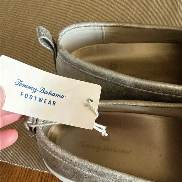 Tommy Bahama Metallic Loafers - Picture 4 of 5